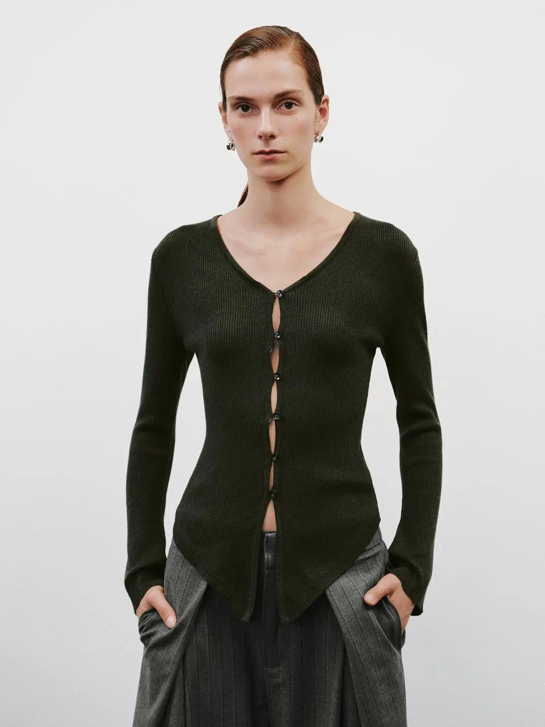Ribbed Knit Button Front Curved Hem Fitted V-neck Long Sleeve Cardigan