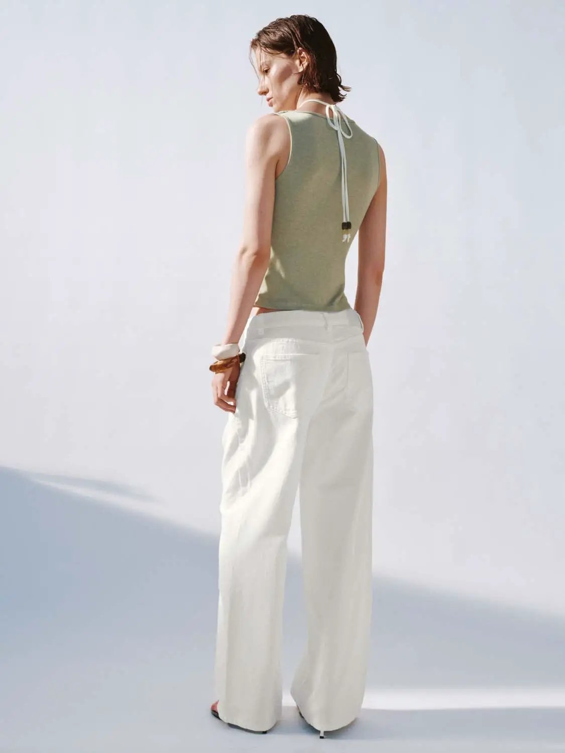 2-In-1 Cowl Neck Contrast Ruched Sleeveless Slim Tank Top