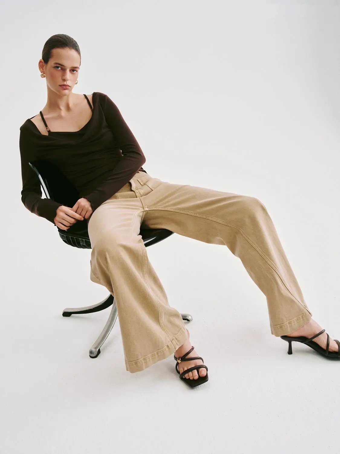 Draped Cowl Neck Long Sleeve Knit T-shirt