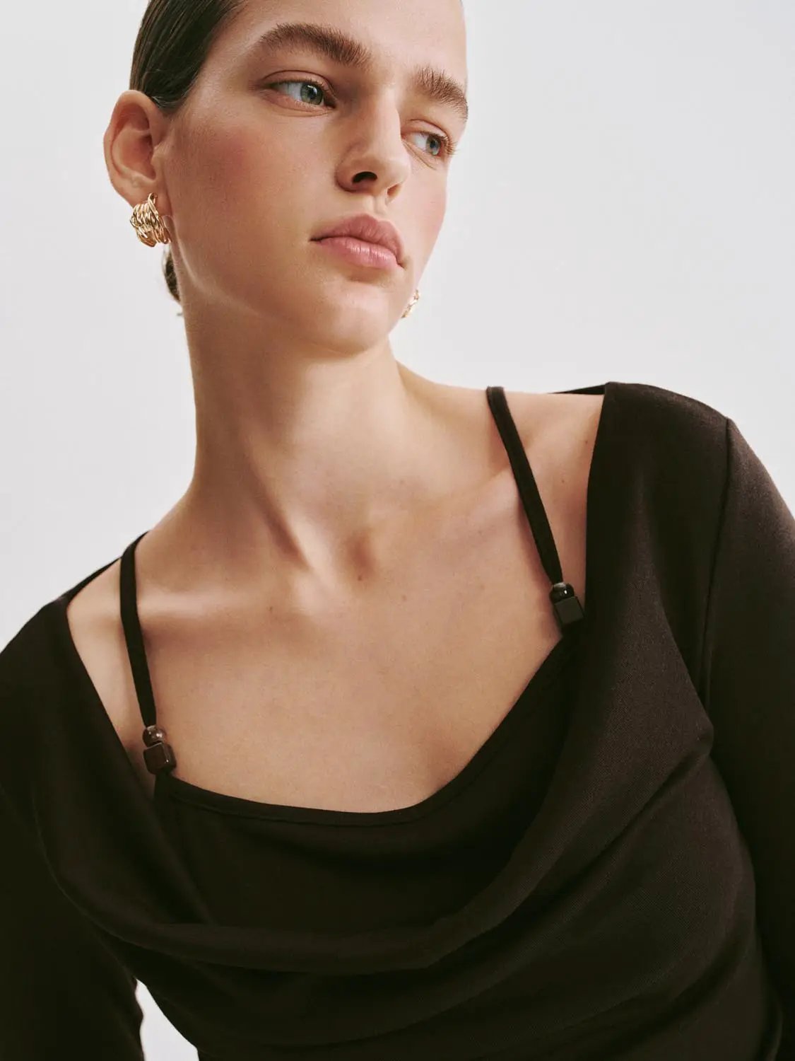 Draped Cowl Neck Long Sleeve Knit T-shirt
