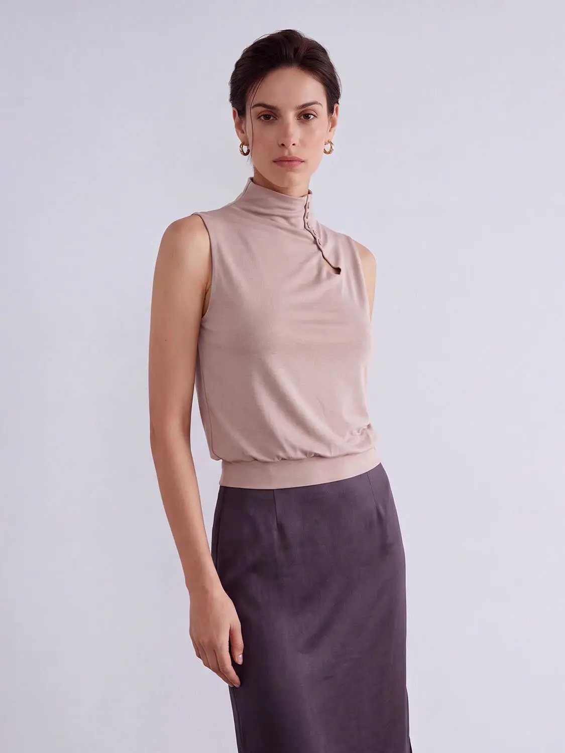 Keyhole Button Ribbed Hem Mock Neck Sleeveless Top