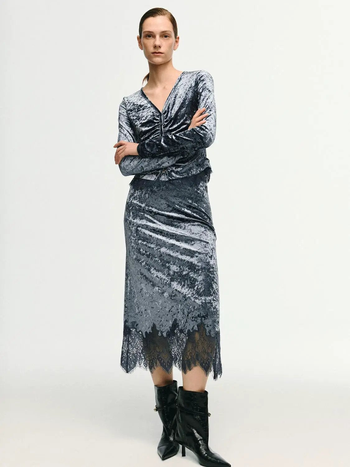 Ruched Textured Lace Hem Fitted V-neck Long Sleeve Blouse
