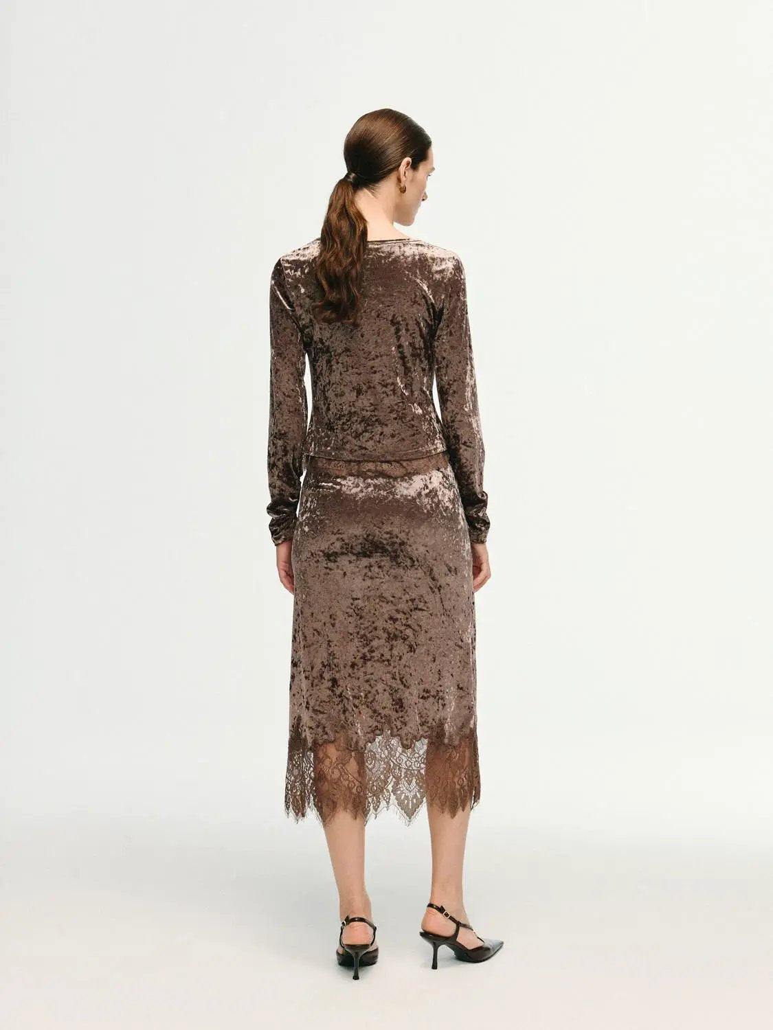 Ruched Textured Lace Hem Fitted V-neck Long Sleeve Blouse