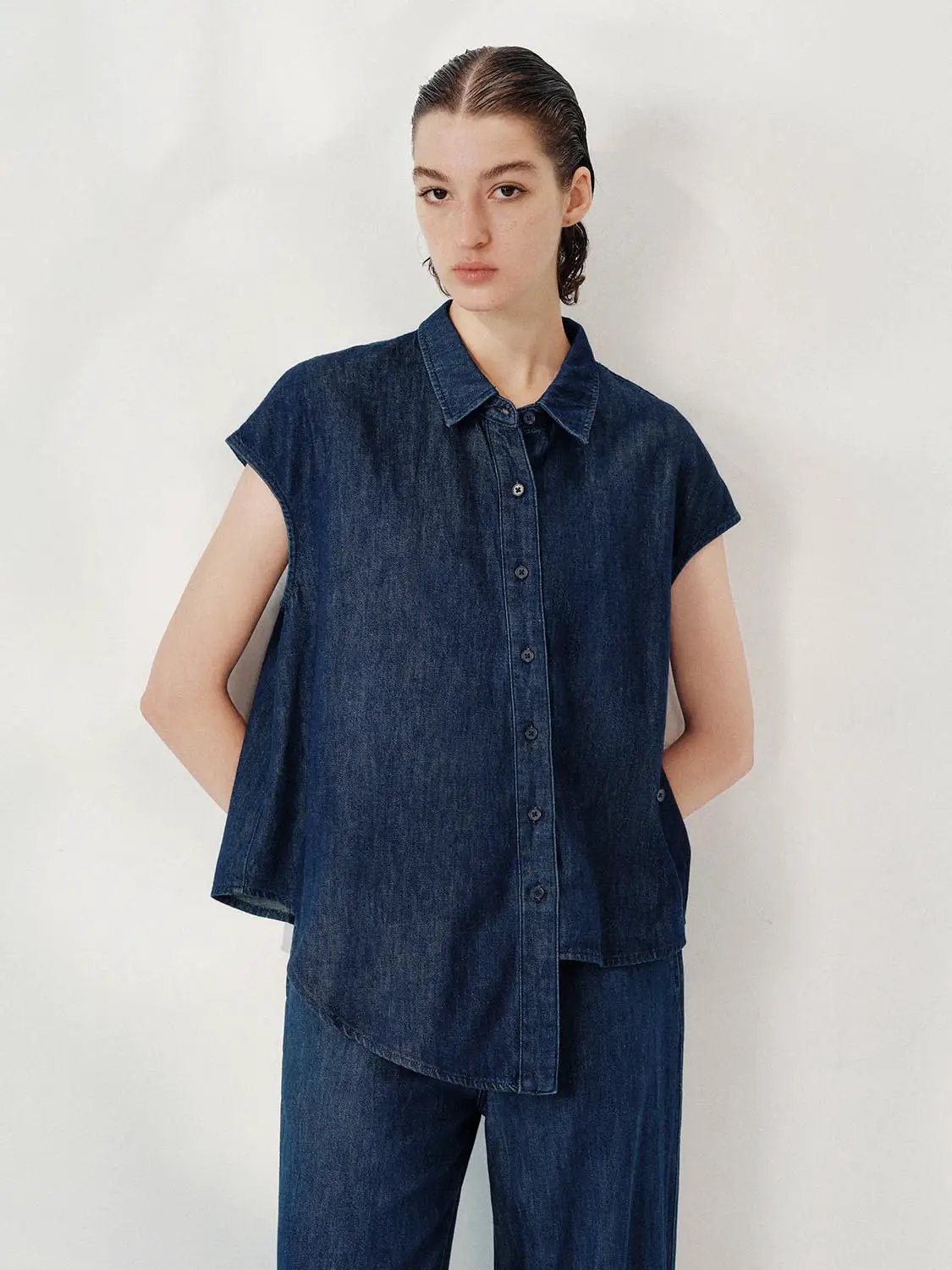 Point Collar Asymmetric Hem Sleeveless Cotton Denim Shirt