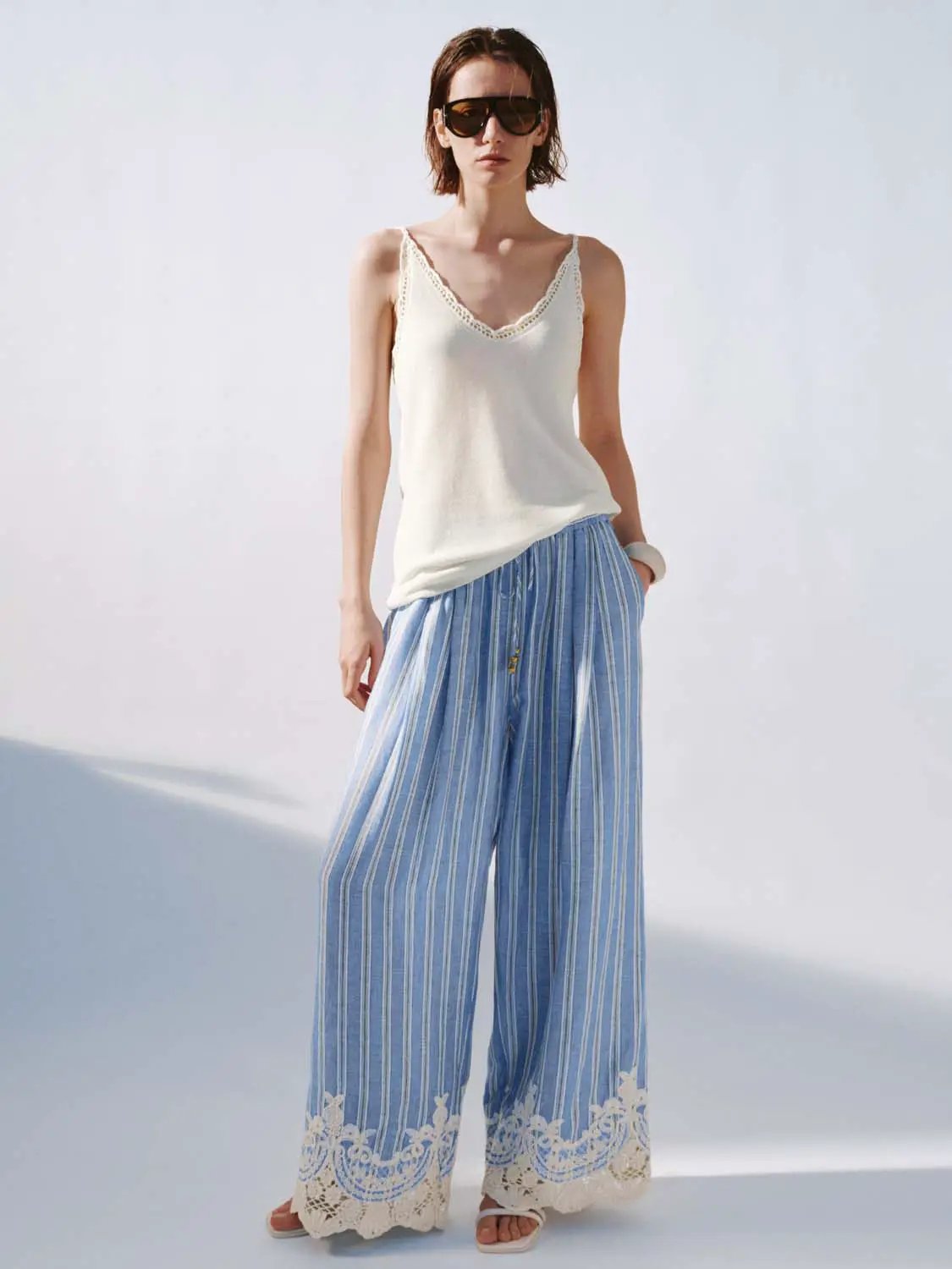 V Neck Lace Trim Relaxed Fit Spaghetti Strap Knit Cami Top