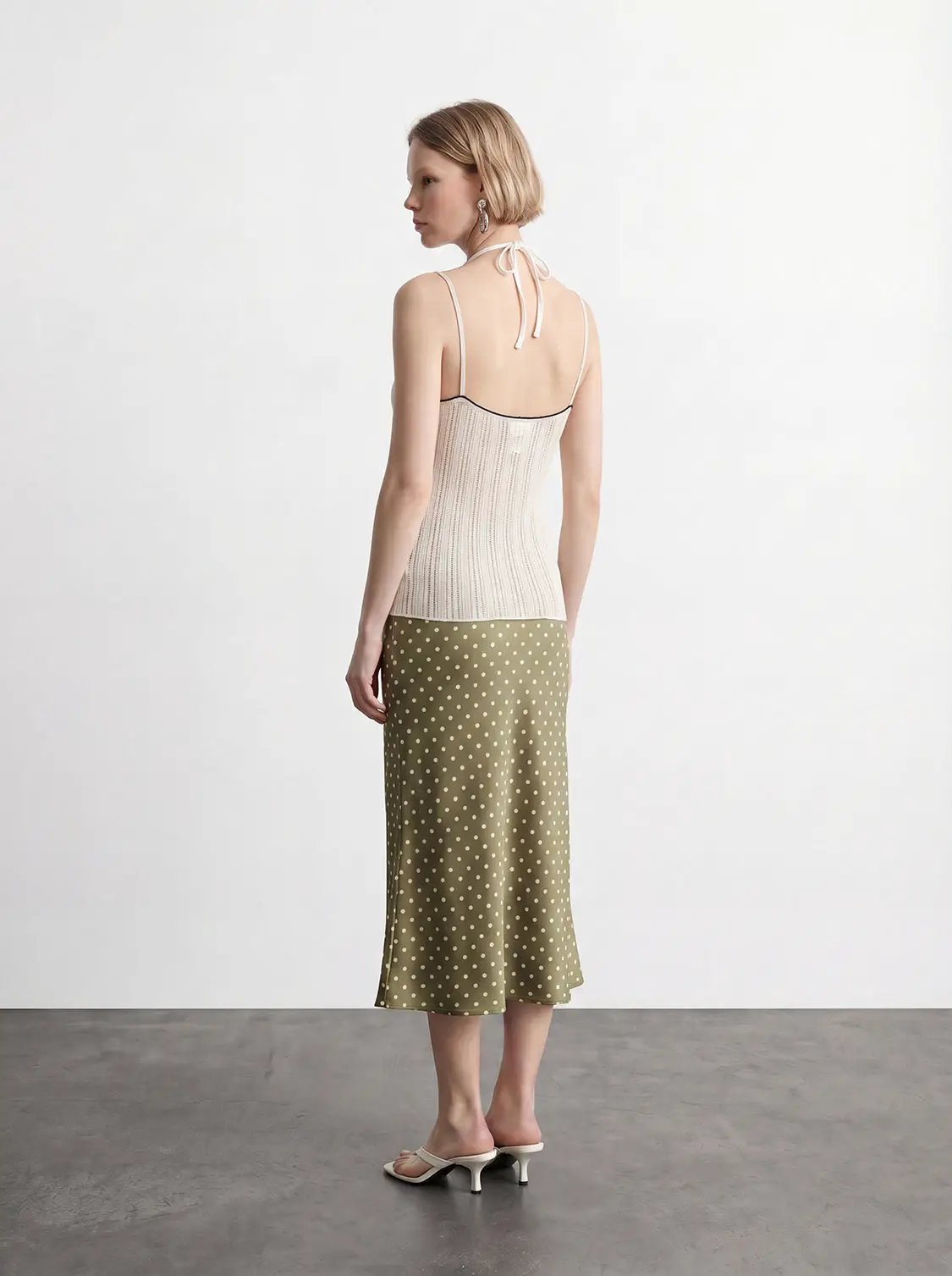 Slim Contrast Trim V Neck Thin Strap Ribbed Cropped Cami Top