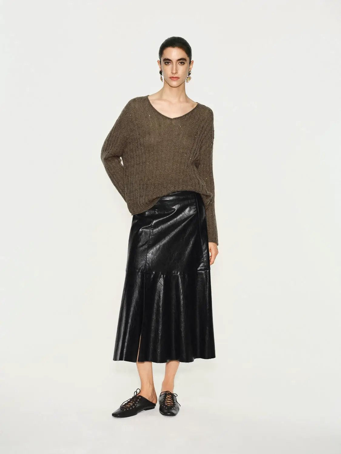 Textured Long Sleeve V-neck Knit T-Shirt