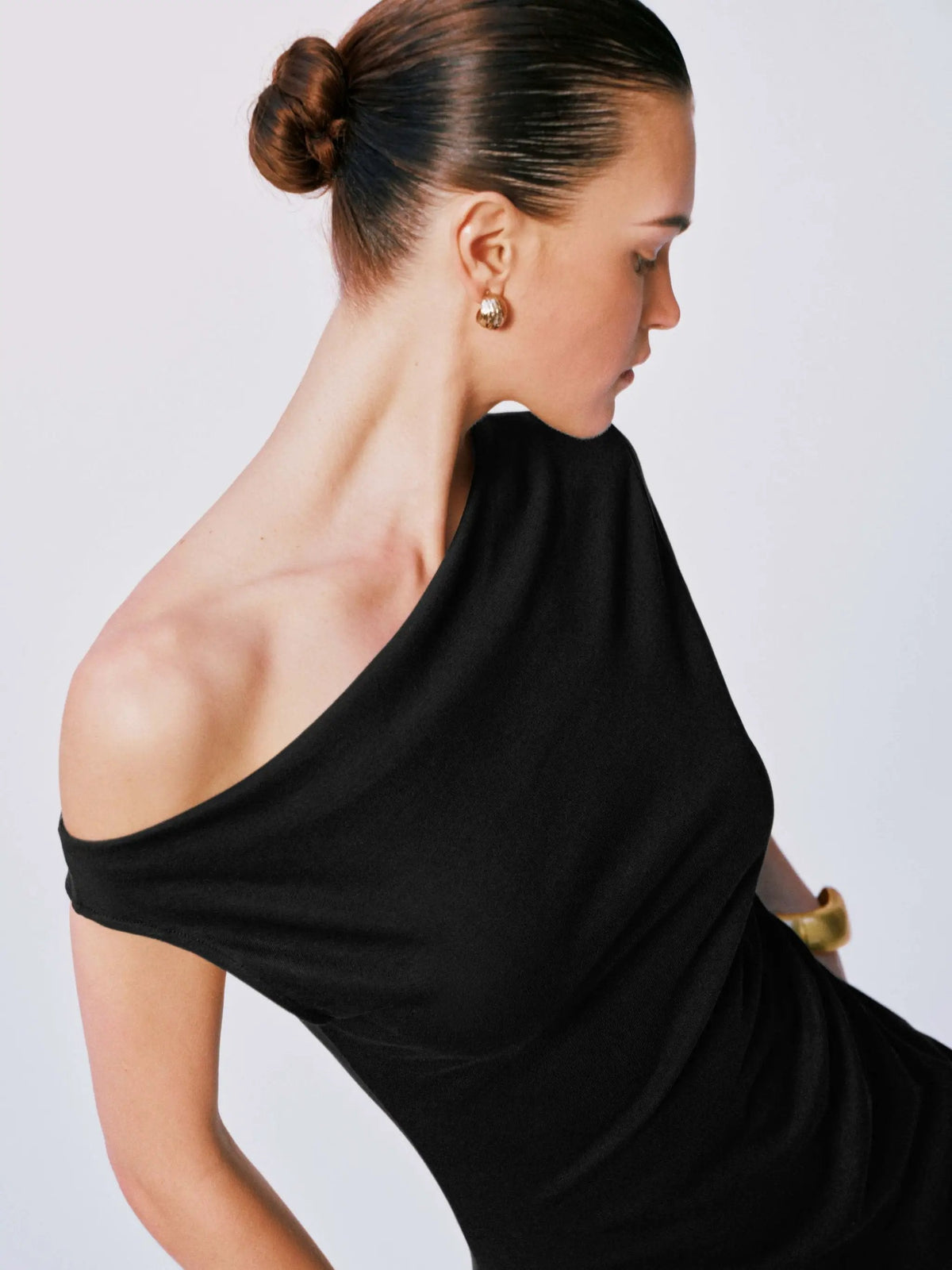 One Shoulder Asymmetric Neck Ruched Knit Slim Fit Top