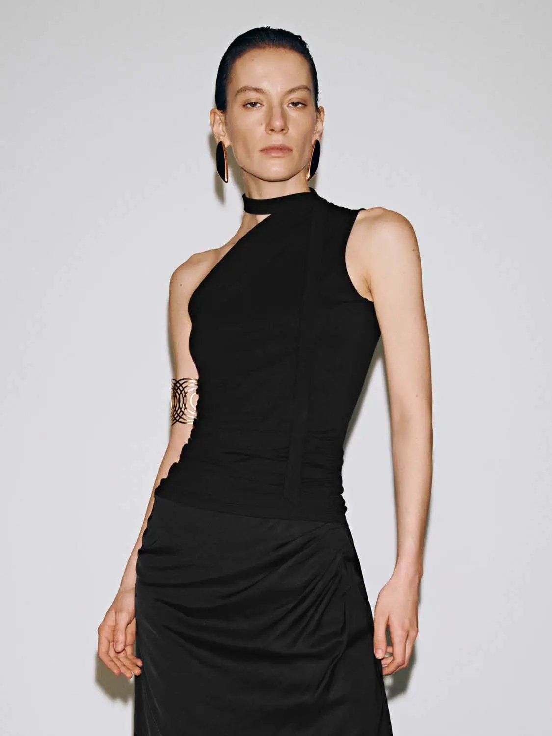Halter One Shoulder Ruched Lace Hem Slim Mini Dress