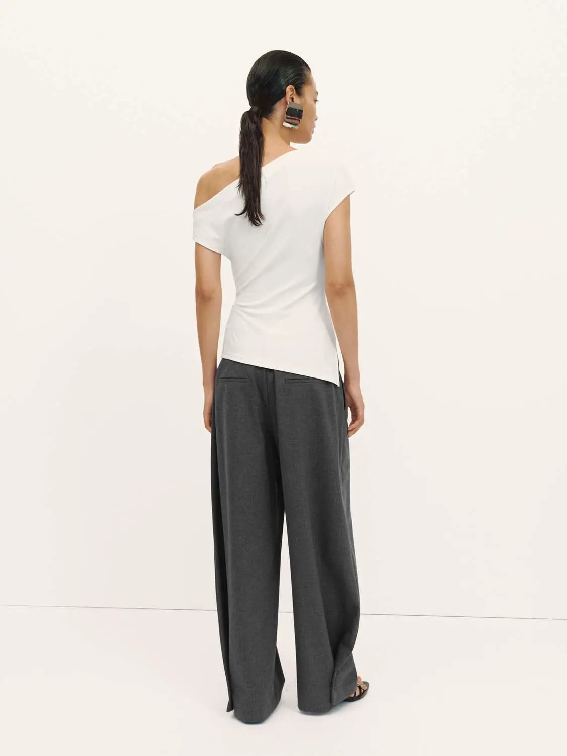 One Shoulder Ruched Asymmetric Hem Slim Top