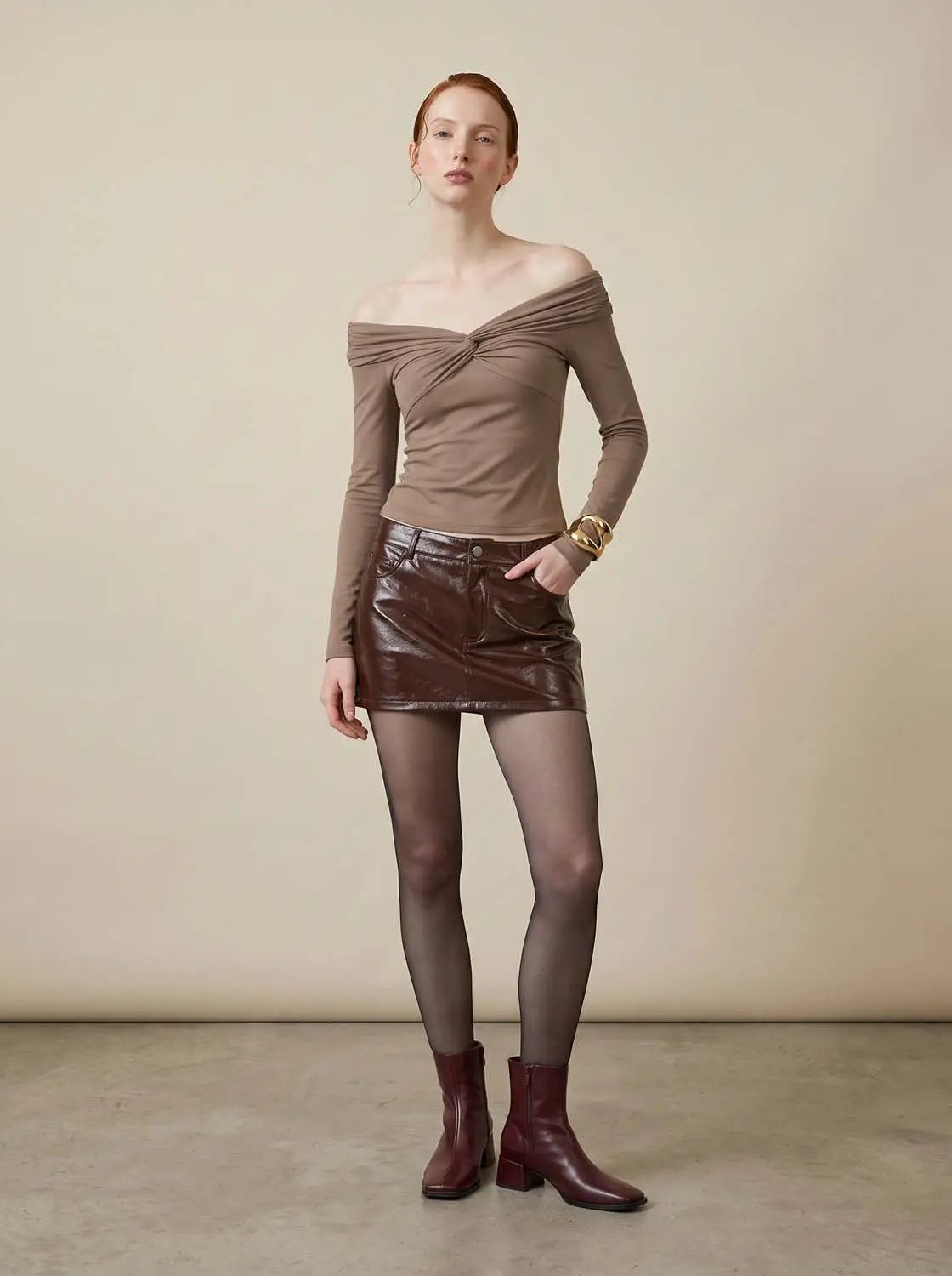 Off Shoulder Front Twist Knot Long Sleeve Slim Fit Top