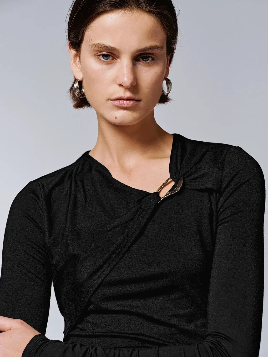 Ring Detail Knot Front Stretch Knit Long Sleeve Tee