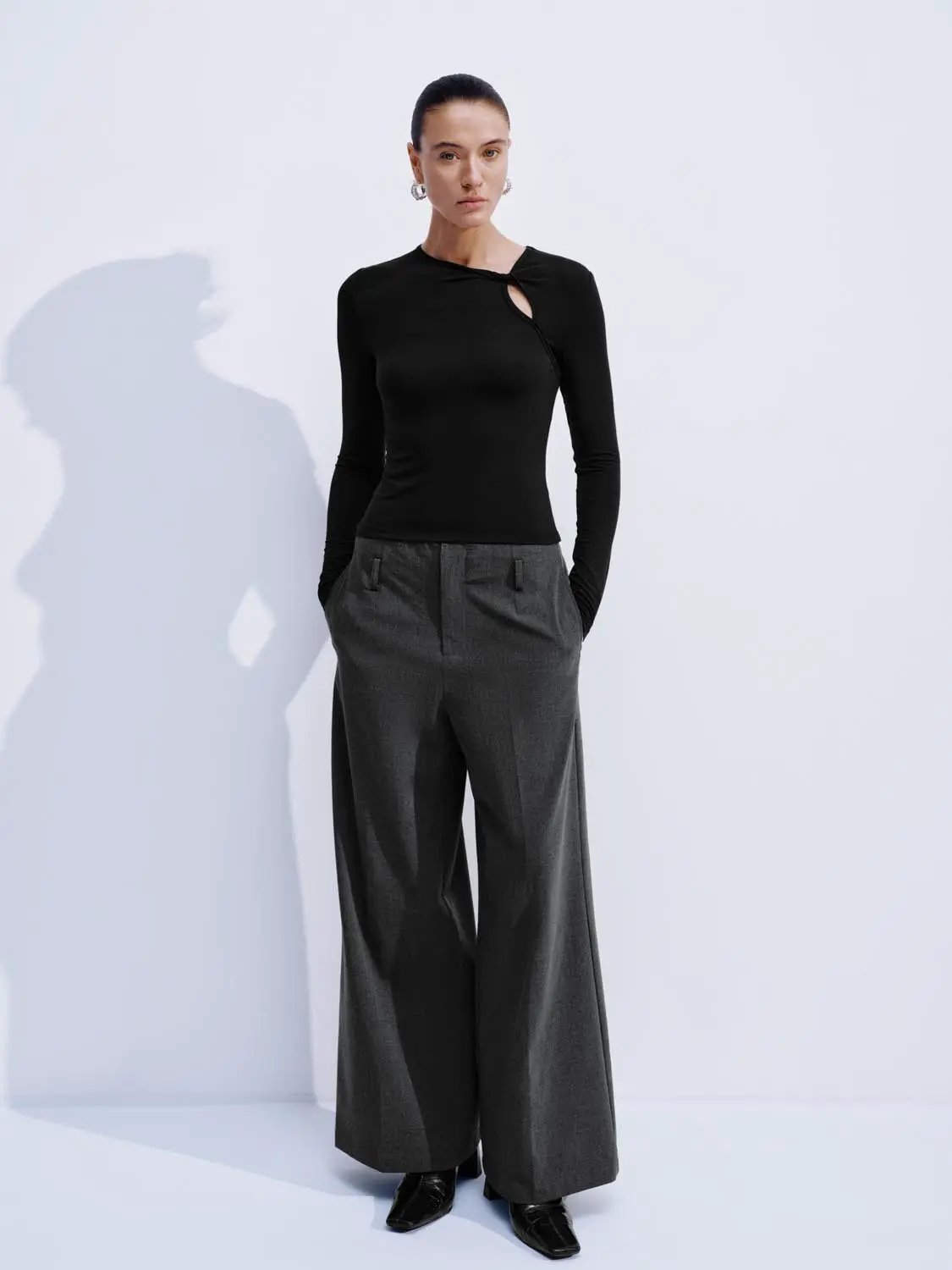 Twist Neck Cut Out Fitted Long Sleeve Basic T Shirt