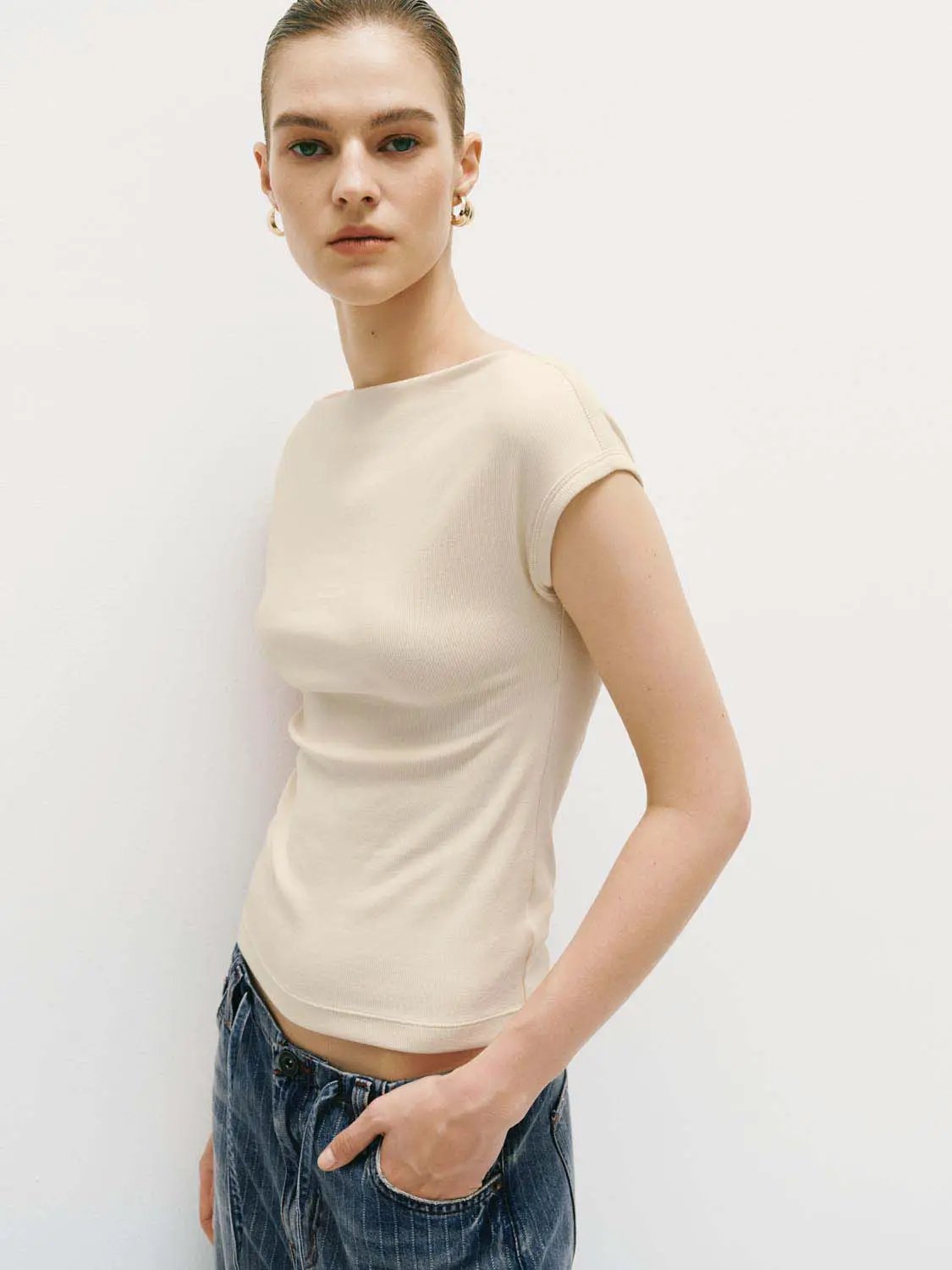 Slim Asymmetric Neck Cap Sleeve Side Ruched Cropped Top