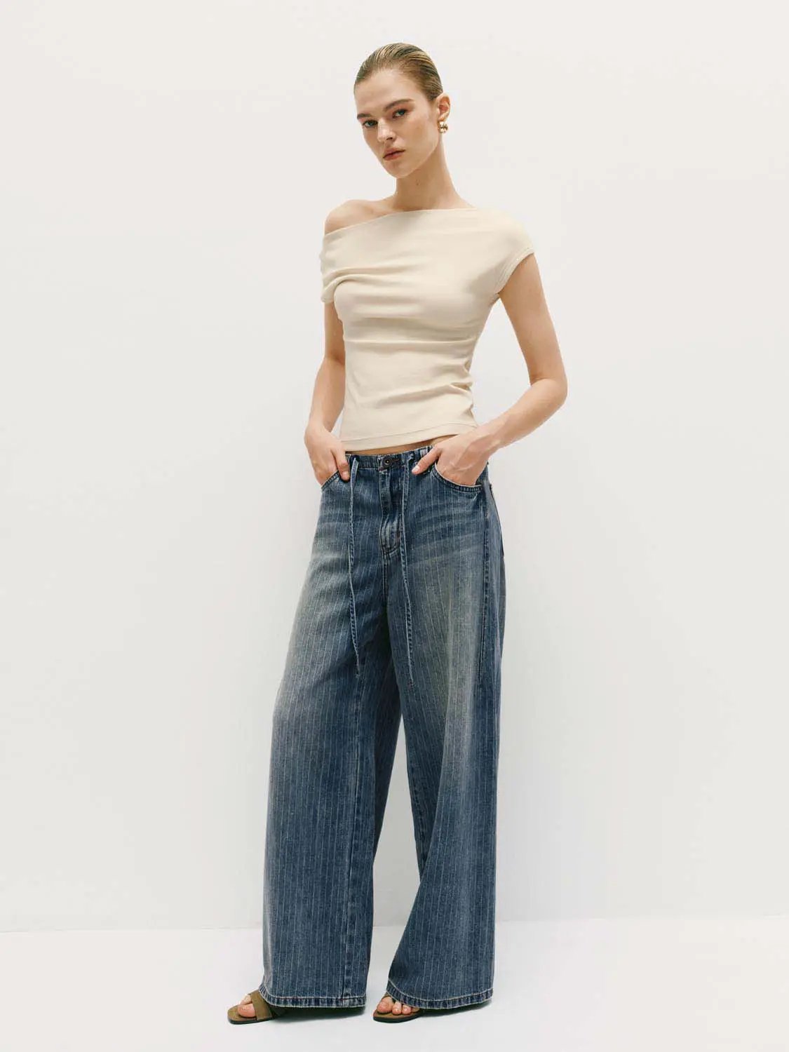 Slim Asymmetric Neck Cap Sleeve Side Ruched Cropped Top