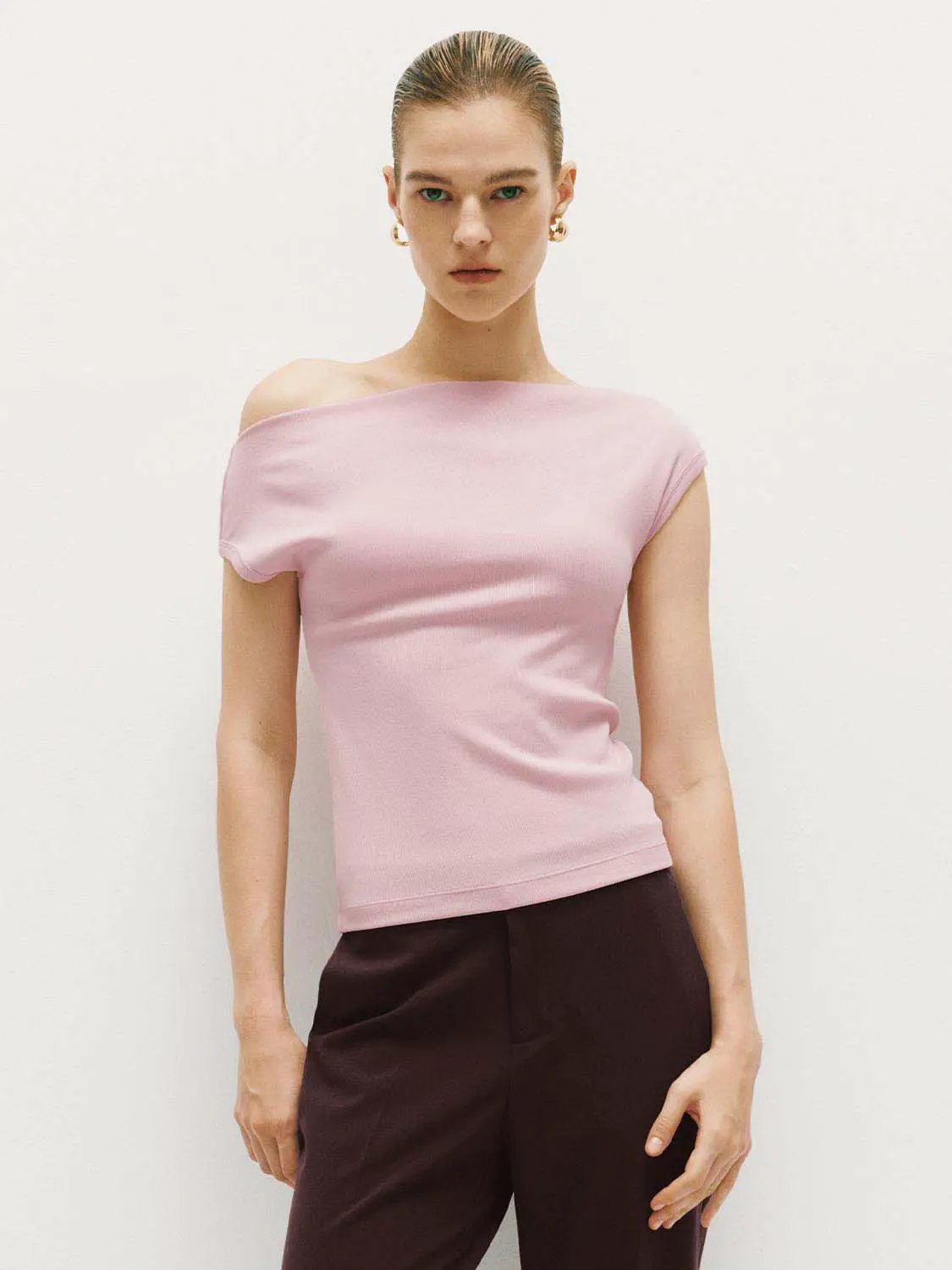 Slim Asymmetric Neck Cap Sleeve Side Ruched Cropped Top