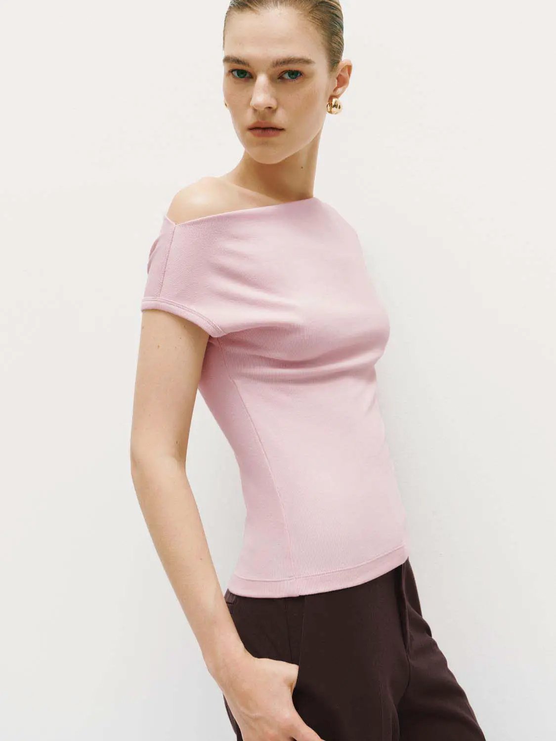 Slim Asymmetric Neck Cap Sleeve Side Ruched Cropped Top