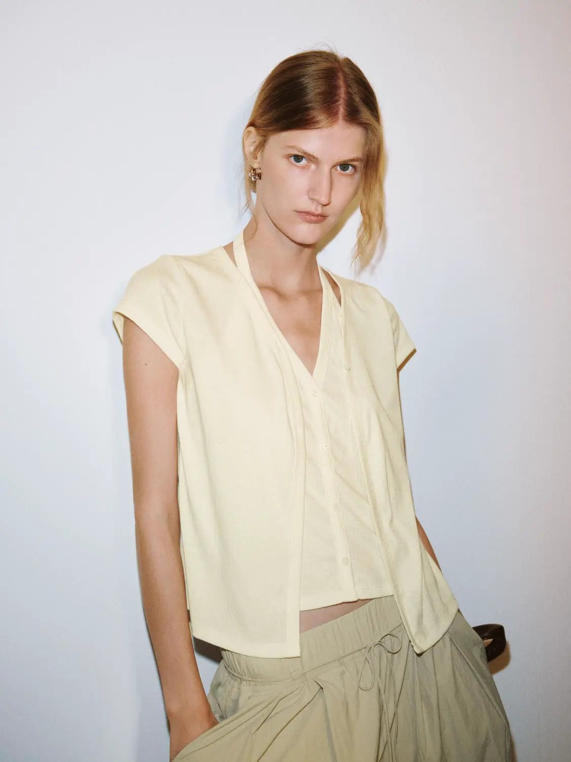 Ruched V-neck Short Sleeve T-shirt