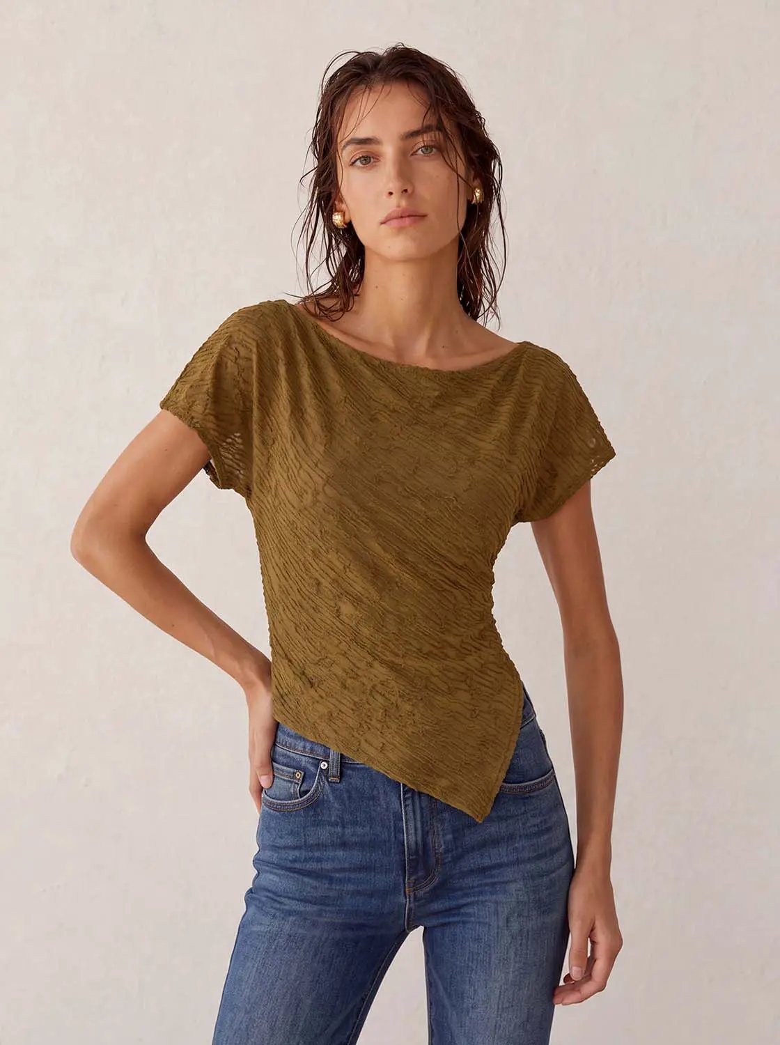 Textured Asymmetric Hem Fitted Boat Neck T-shirt