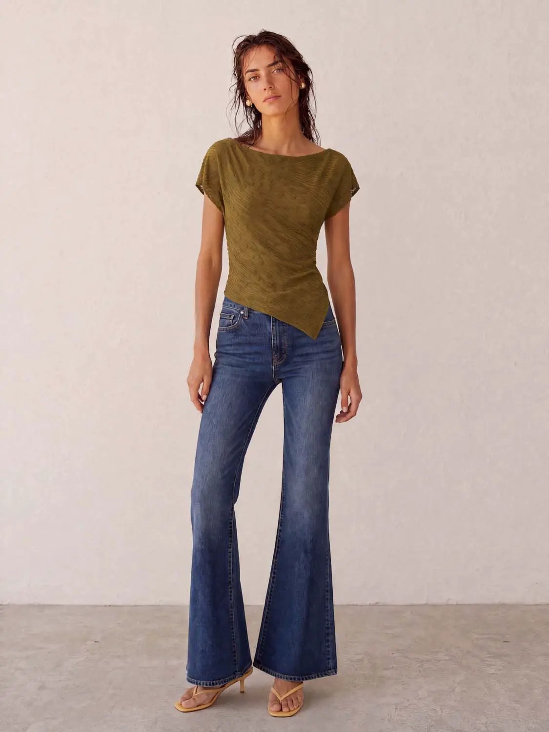 Textured Asymmetric Hem Fitted Boat Neck T-shirt