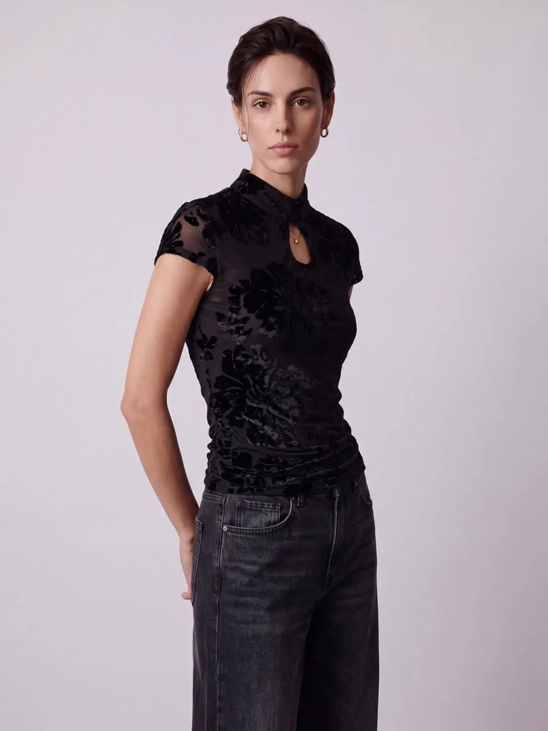 Floral Keyhole Neck Fitted Short Sleeve Blouse
