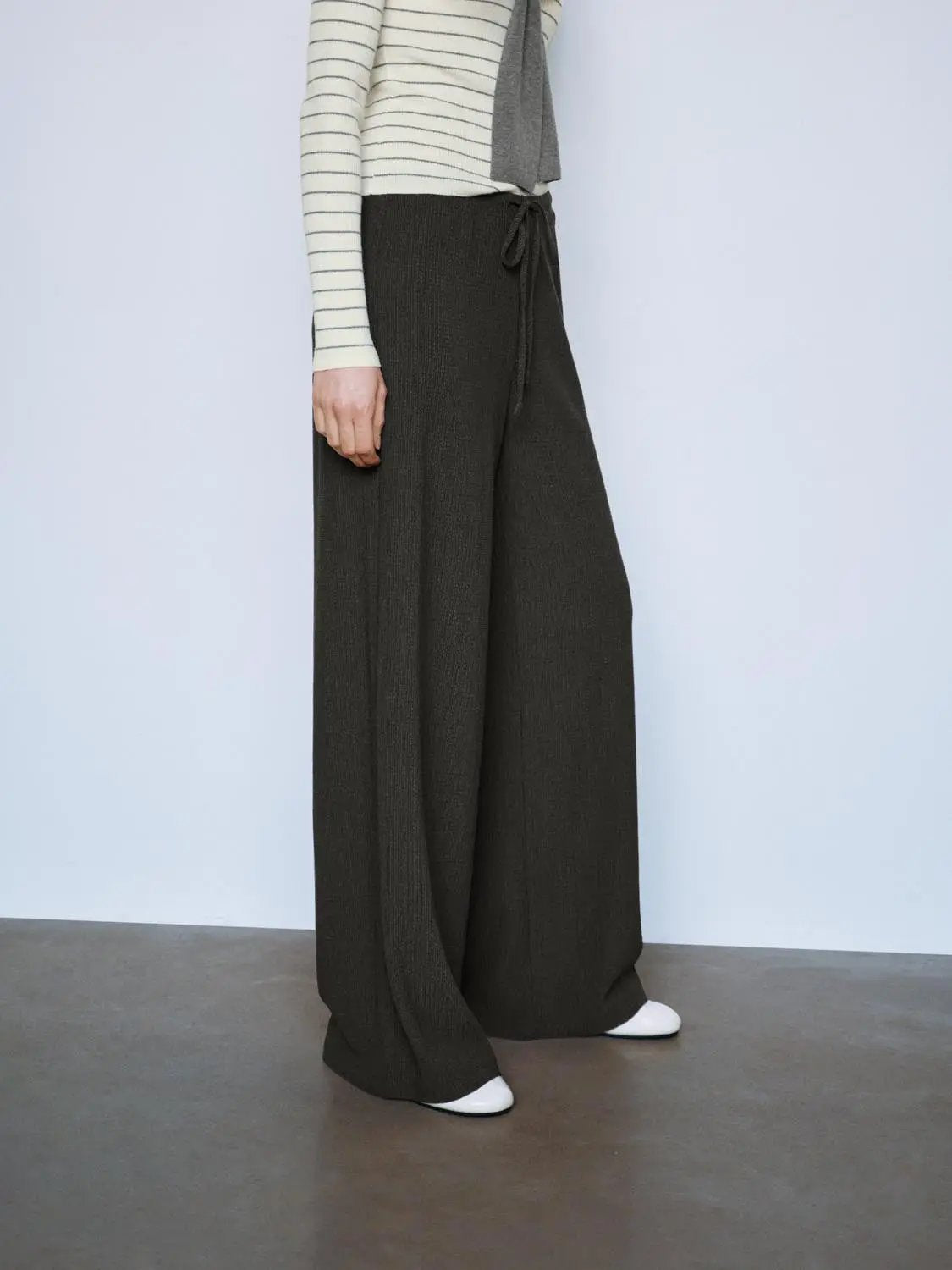 Drawstring Waist Olive Wide-Leg Stretch Pants