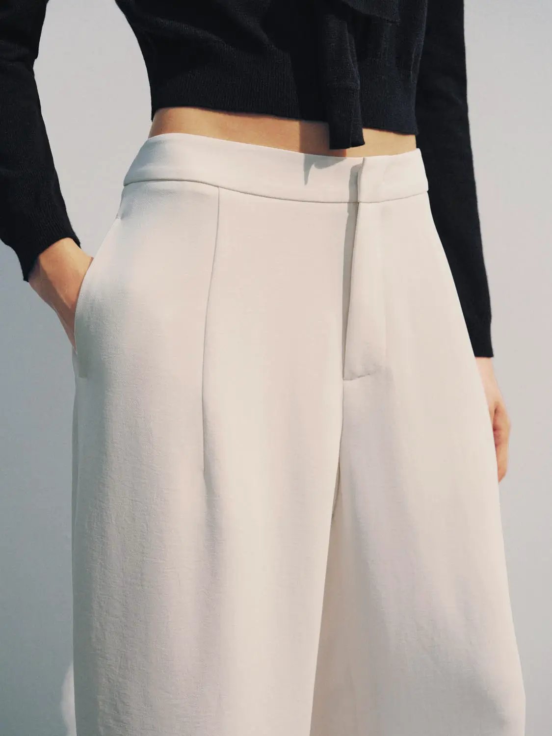 Mid Waisted Pleated Straight Pants