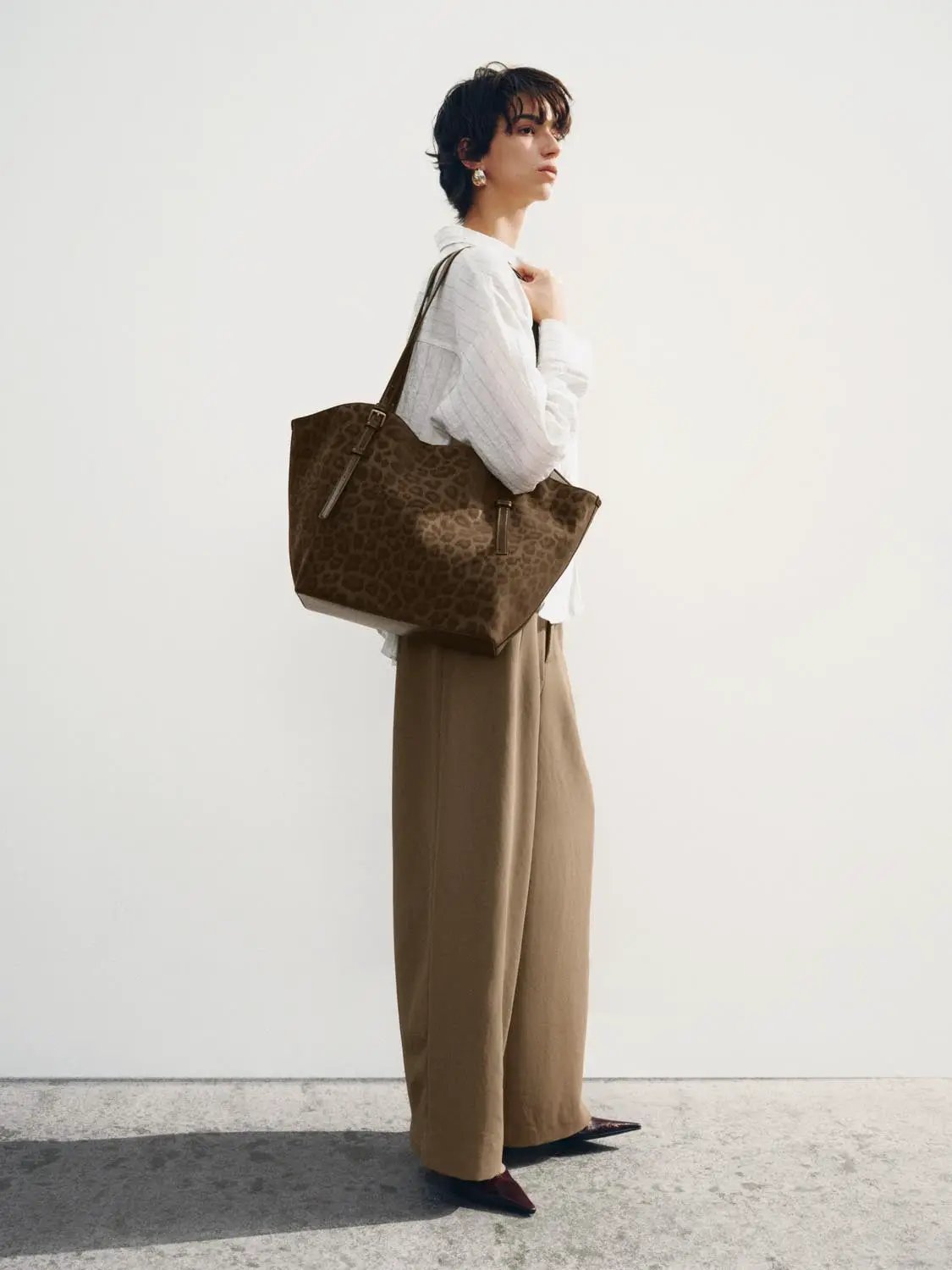 Mid Waisted Pleated Straight Pants