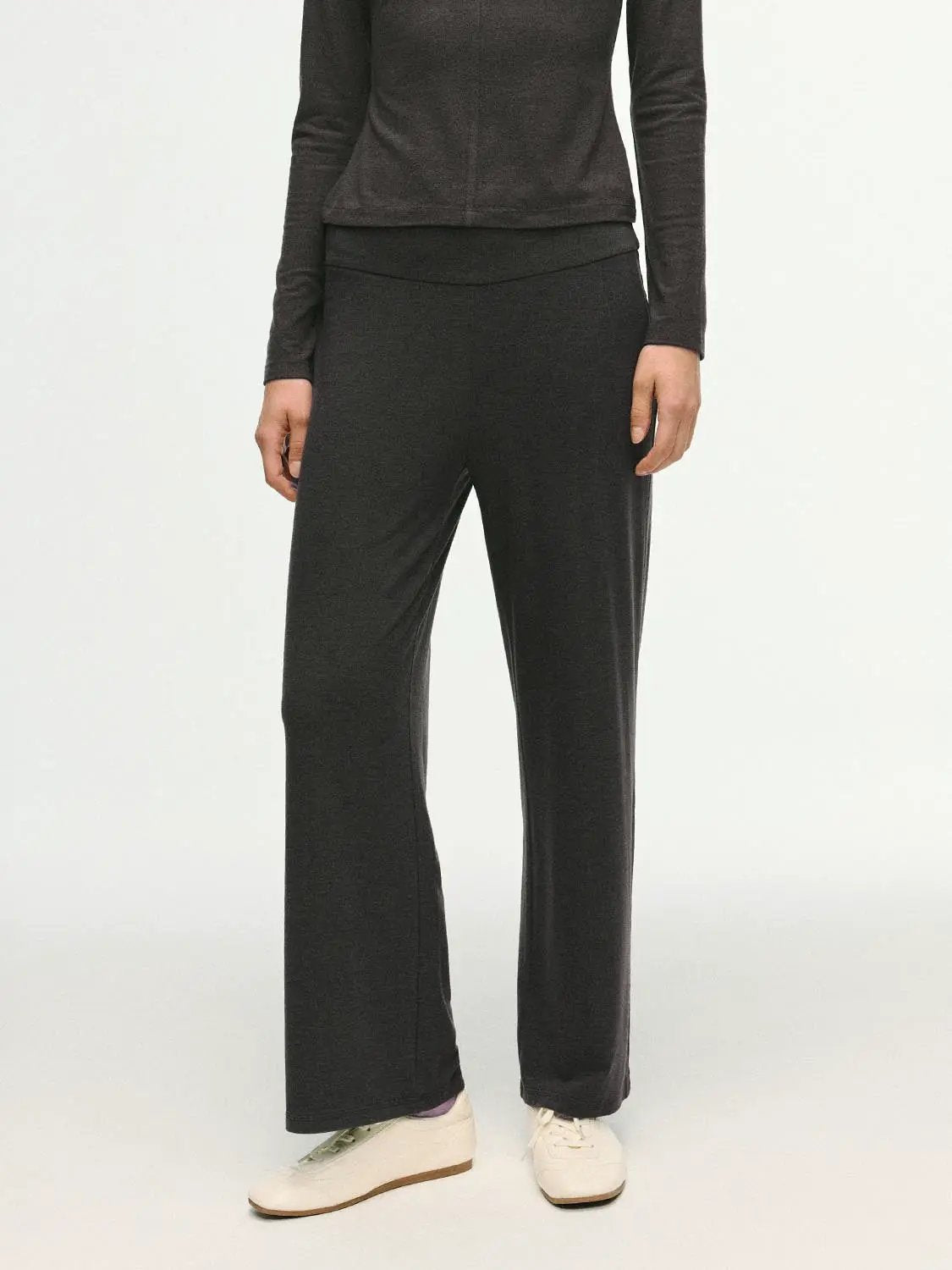 Solid Stretch Mid-rise Wide-leg Pants