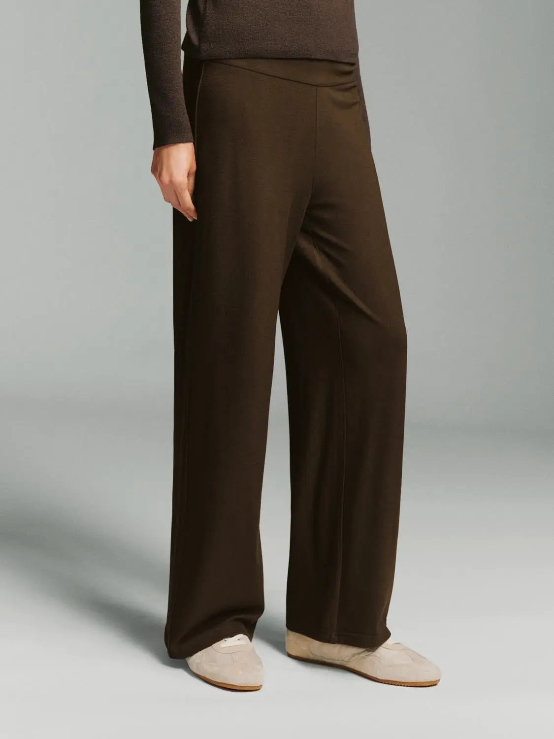Solid Stretch Mid-rise Wide-leg Pants