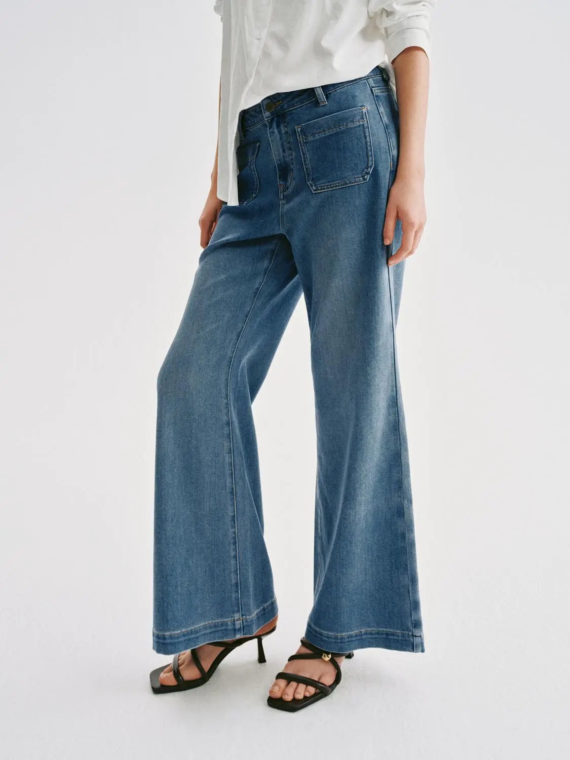 Vintage Style Patch Pocket Wide-leg Jeans