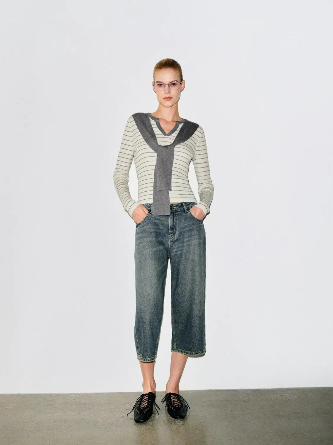 Relaxed Mid Rise Wide-leg Capri Cotton Jeans