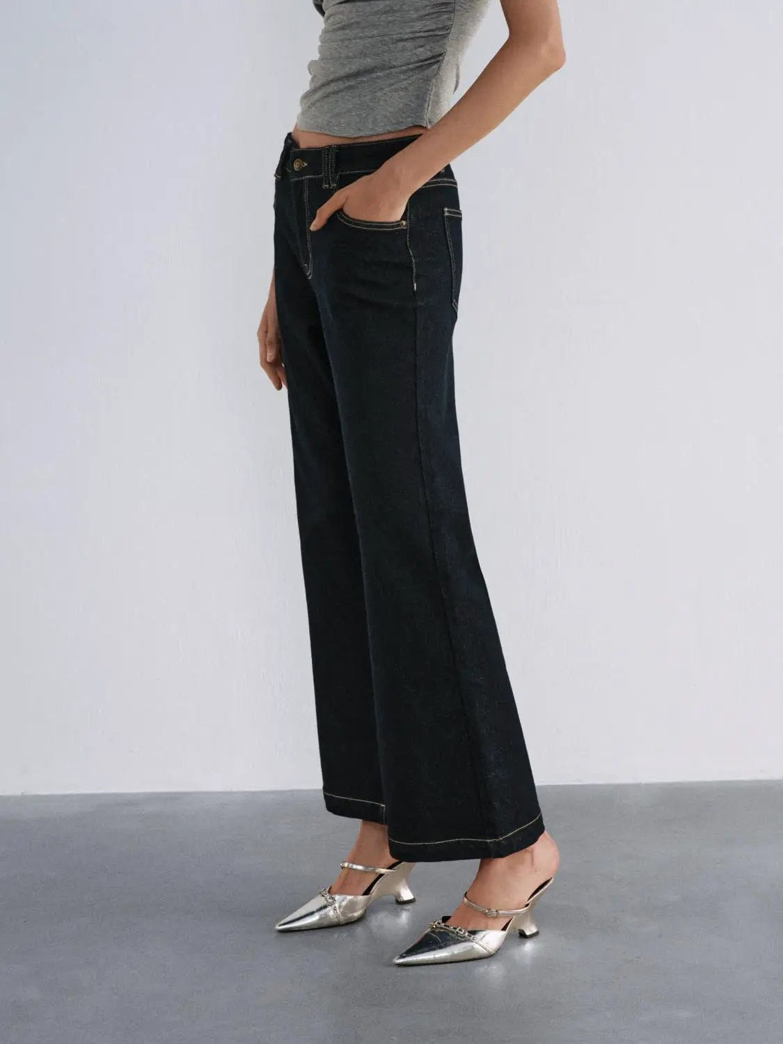 Wash Wide-leg High-waisted Cotton Blend Jeans
