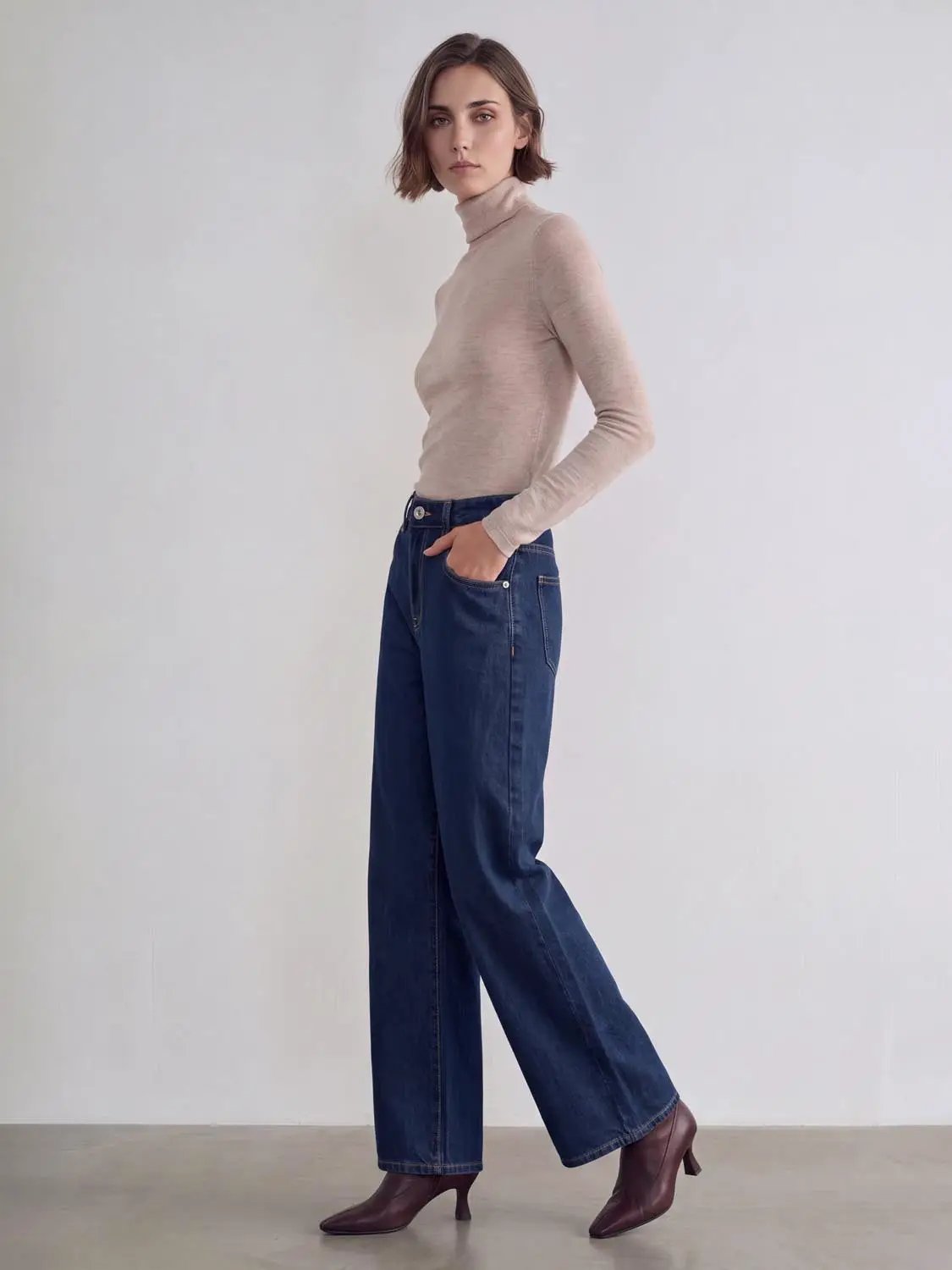Medium Wash Wide-leg Mid-rise Cotton Jeans