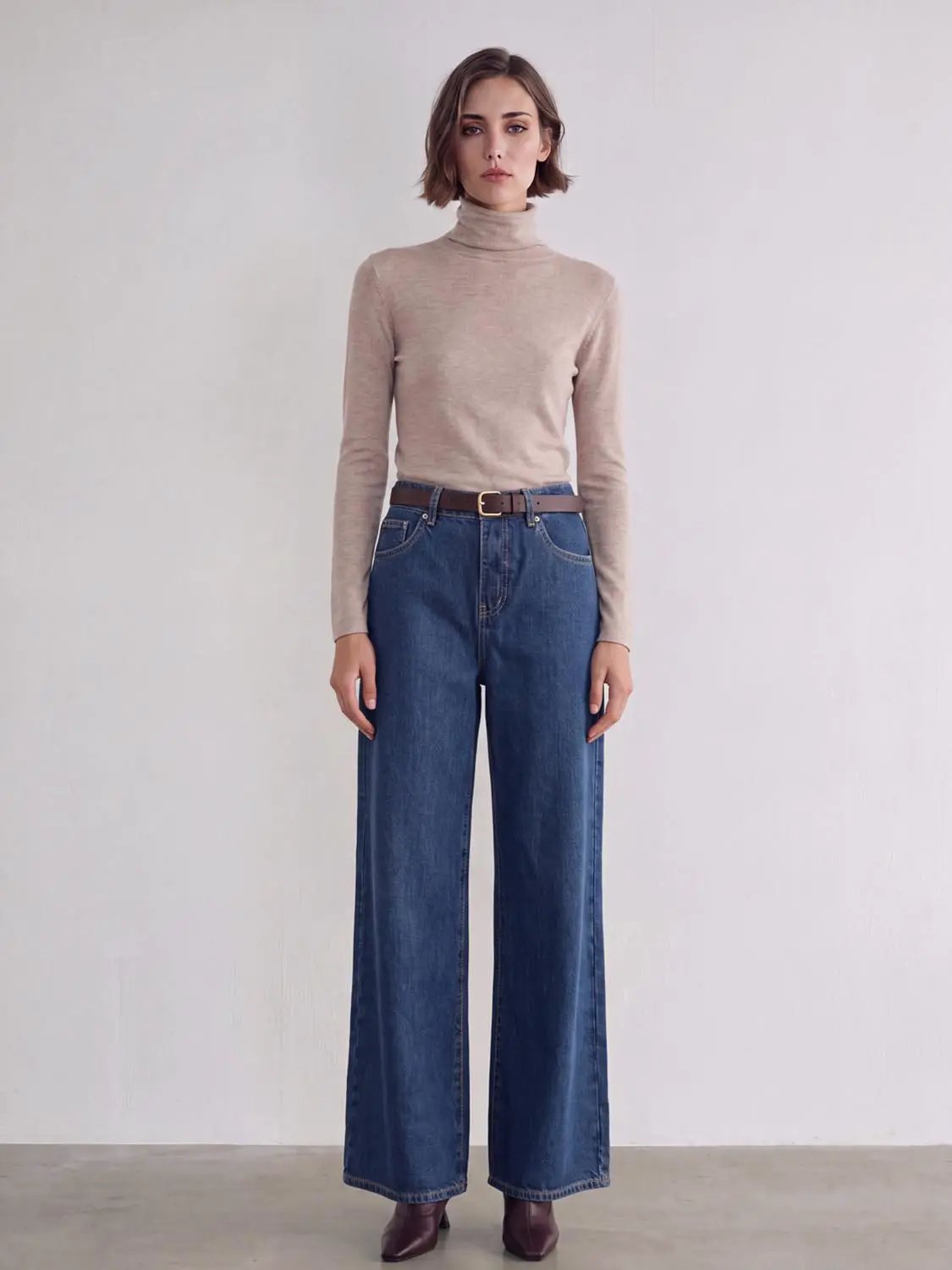 Medium Wash Wide-leg Mid-rise Cotton Jeans