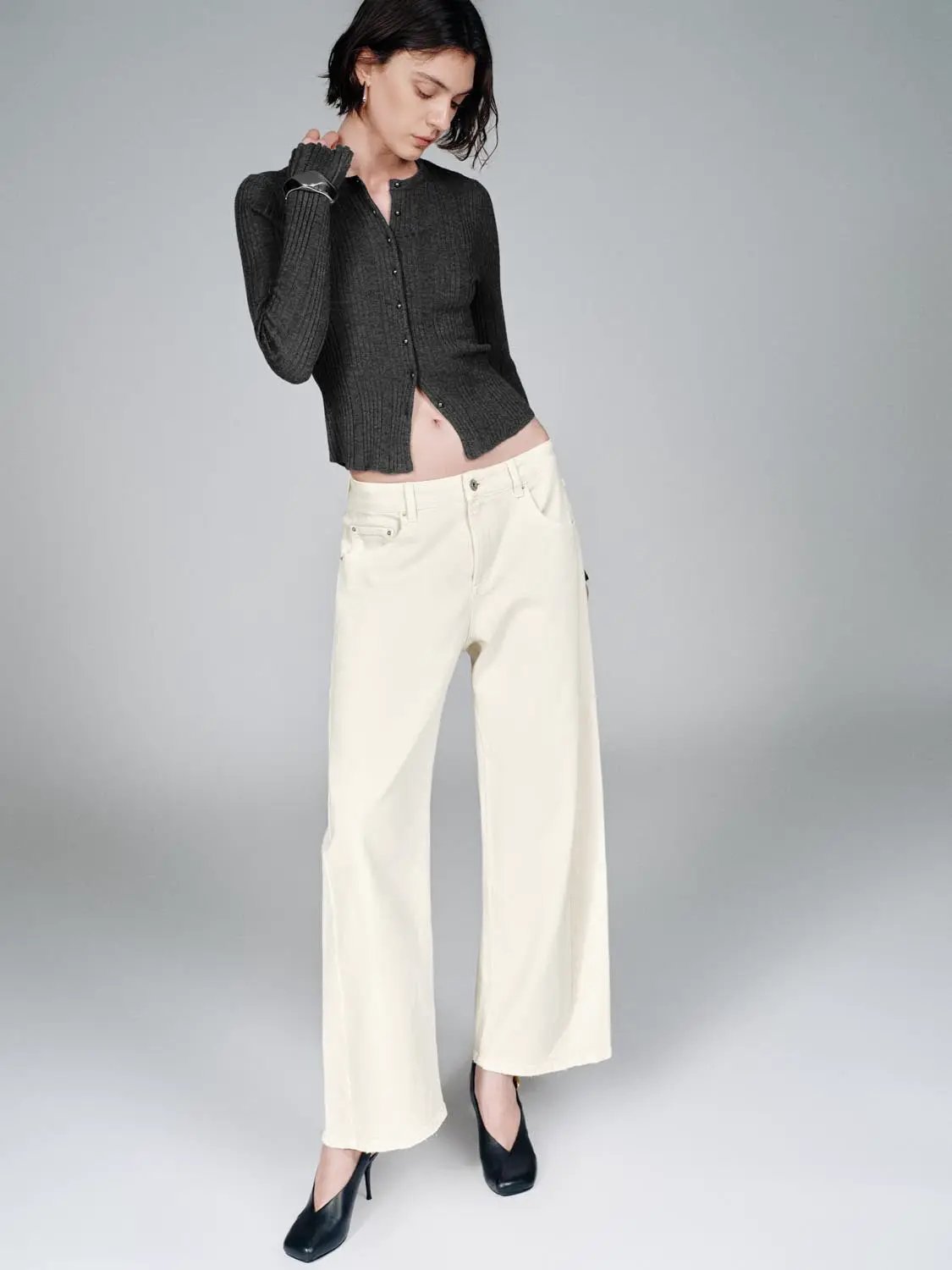 Slim Fit Split Hem Ribbed Crew Neck Knit Cardigan