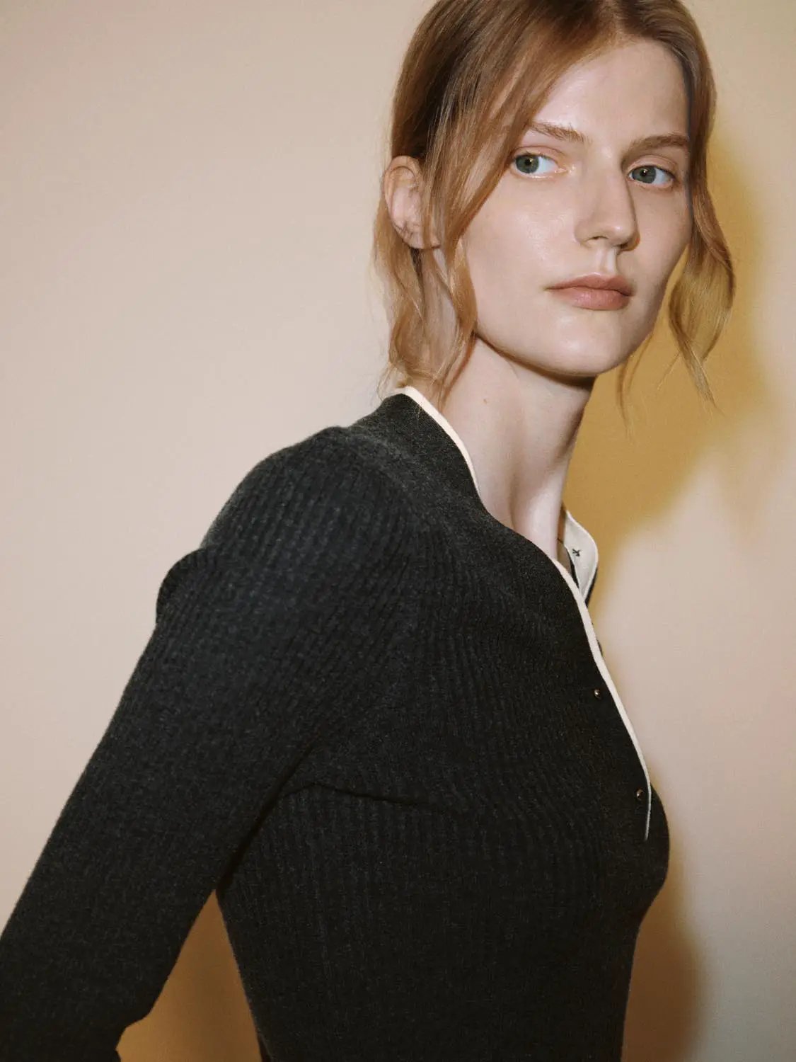 Ribbed Contrast Trim Fitted V-neck Long Sleeve T-Shirt