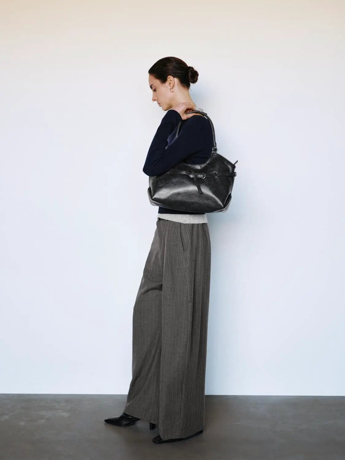 Fitted Contrast Hem Boat Neck Long Sleeve Knit Top
