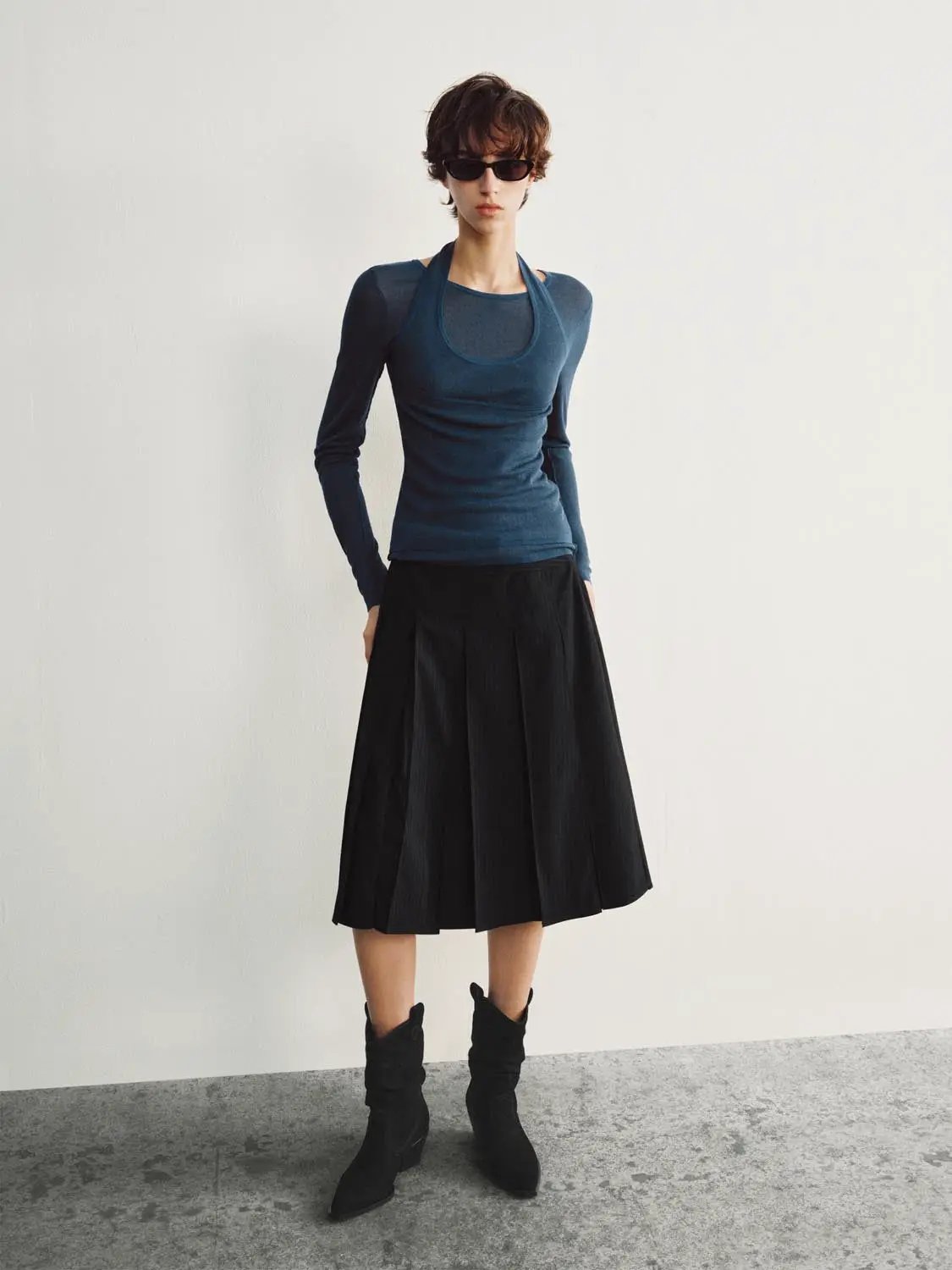 Halter Neck Fitted Long Sleeve Textured Knit T-shirt
