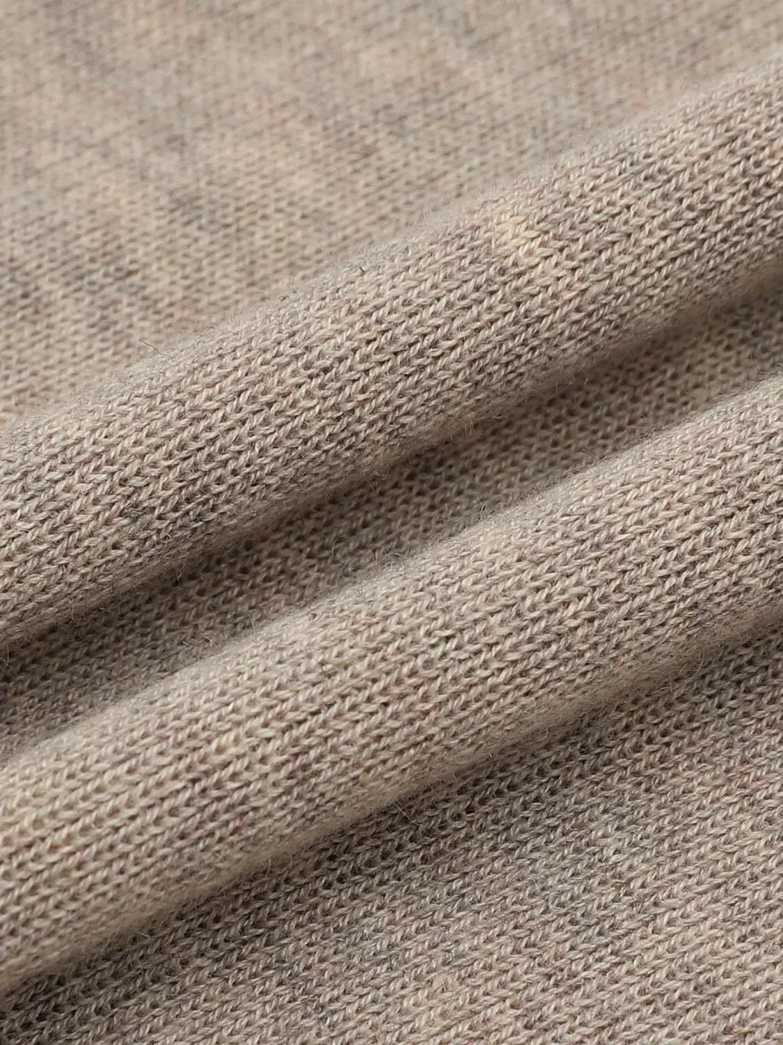 Fitted Two-tone V-neck Collared Long Sleeve Knit Top