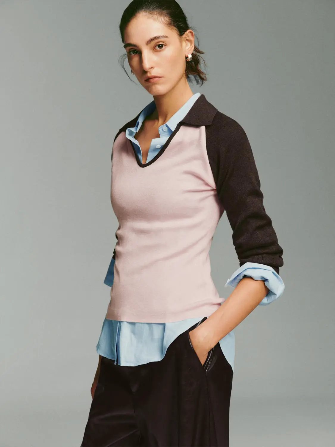Fitted Two-tone V-neck Collared Long Sleeve Knit Top