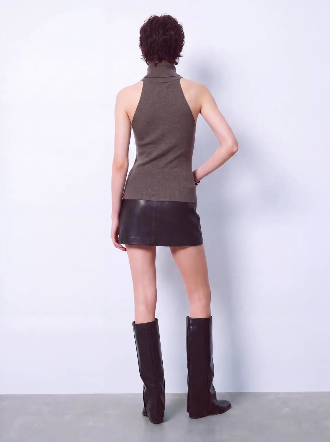 Fitted Ribbed Mock Neck Sleeveless Knit Tank Top