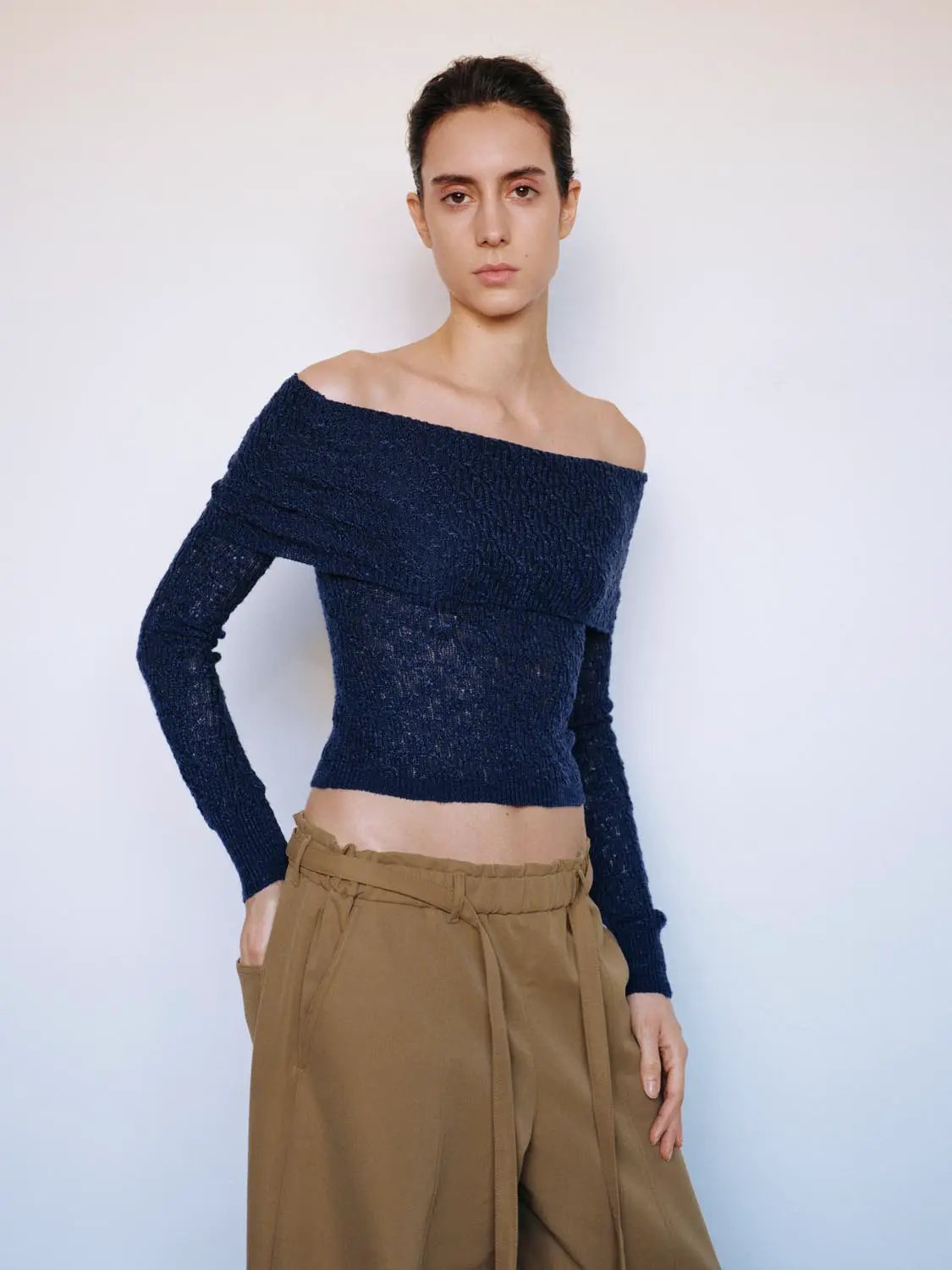 Textured Fitted Off-Shoulder Long Sleeve Pullover