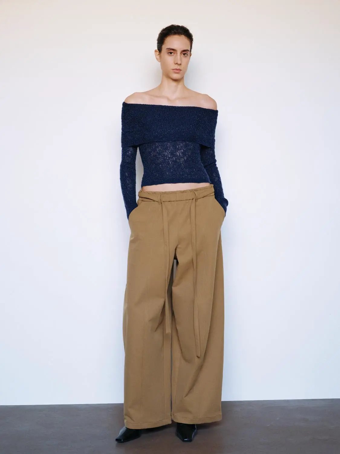 Textured Fitted Off-Shoulder Long Sleeve Pullover