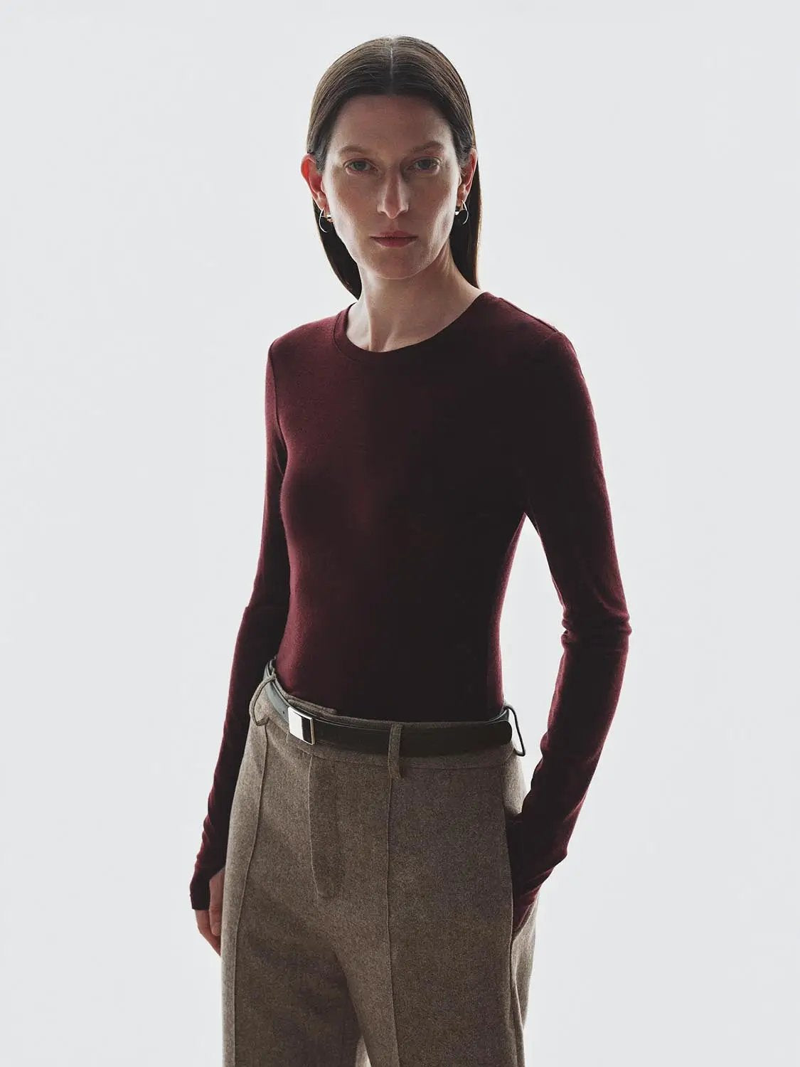 Solid Thin Fitted Crew Neck Long Sleeve Wool Sweater