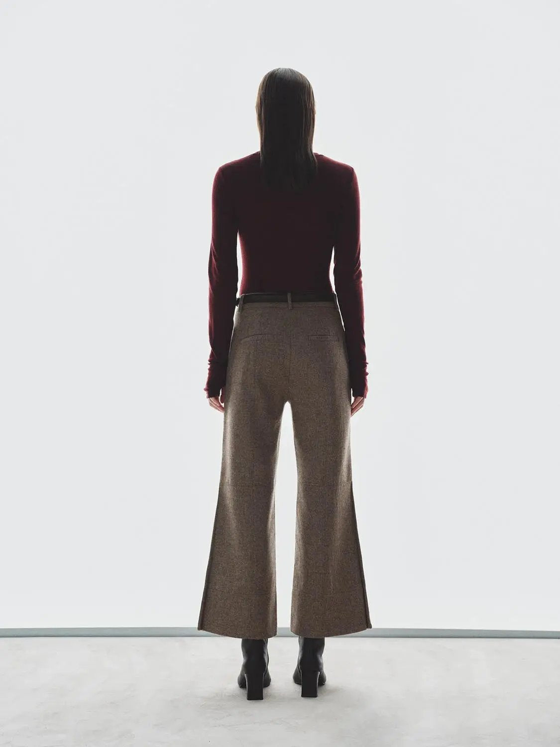 Solid Thin Fitted Crew Neck Long Sleeve Wool Sweater