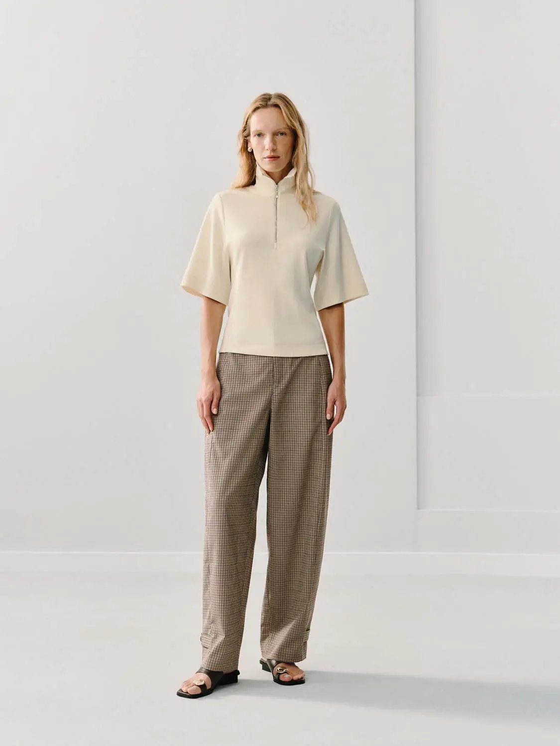 Mid-rise Plaid Tapered Pants