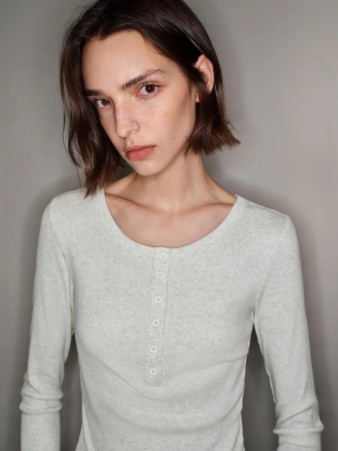 Long Sleeve Buttoned Henley Knit T-shirt