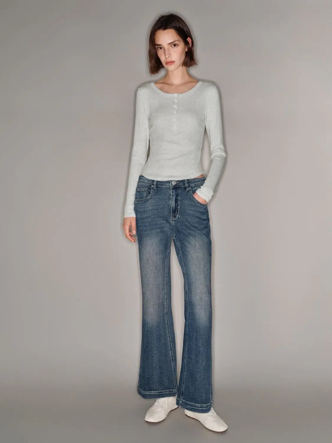 Long Sleeve Buttoned Henley Knit T-shirt