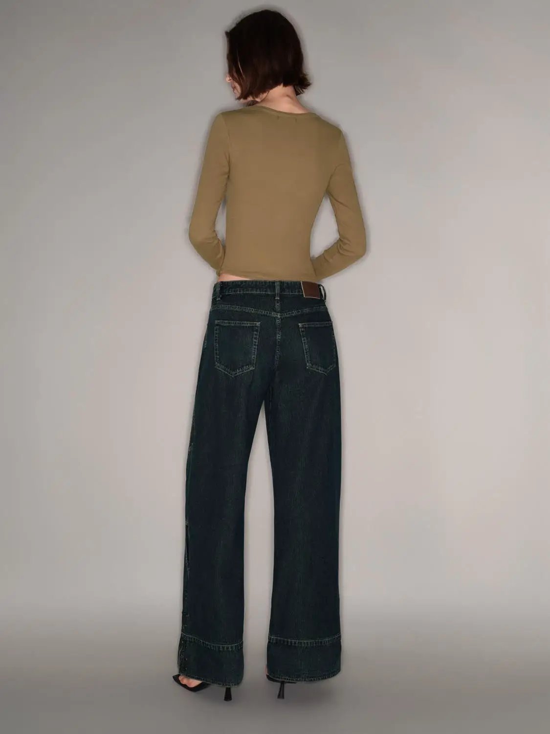 Long Sleeve Buttoned Henley Knit T-shirt